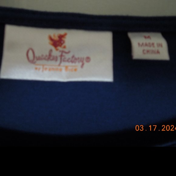 Quaker Factory Top with pearl accents - Picture 2 of 2